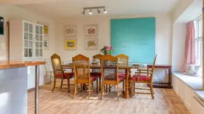 Woodmancote Manor Cottage, near Cirencester - sleeps 6 guests in 3 bedrooms - Image 2