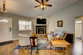 Cozy Country Retreat • Fireplace• Patio•Star/Eagle - Image 3