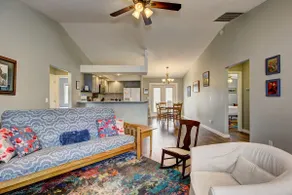 Cozy Country Retreat • Fireplace• Patio•Star/Eagle - Image 2