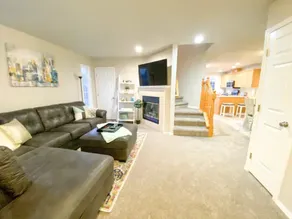 3BR/3BA • Parking for 2 • Near BSU & Downtown - Image 2