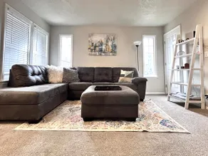 3BR/3BA • Parking for 2 • Near BSU & Downtown - Image 3
