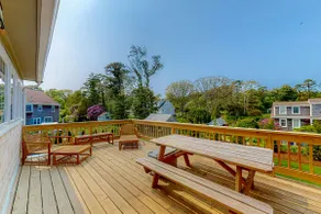 Cozy Pet-Friendly Oasis with Fireplace & AC - Image 3