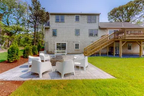 Cozy Pet-Friendly Oasis with Fireplace & AC - Image 2
