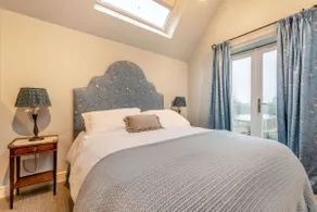 Stylish dog friendly holiday cottage in the Cotswolds - Lilly Bee Cottage - Image 3