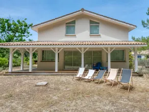Holiday Home Hibiscus 4 by Interhome - Image 2