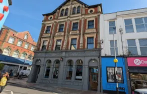 Gorgeous comfortable Apartment on the High Street - Image 2