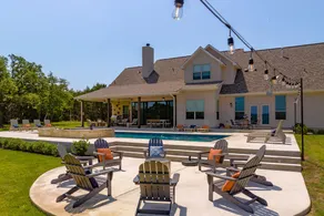 Romantic Luxe Estate Near Austin's Top Venues - Image 3