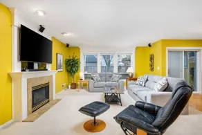 Delightful Southeast Location, Pet Friendly, Fully Fenced Backyard, BBQ, 13 Miles to Downtown - Image 2