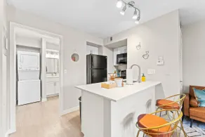 Stylish Modern Studio Close to Downtown and Domain - Image 2