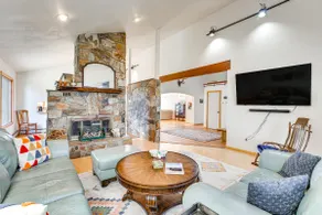Hot Tub, Wineries, Mtn Views: Palisade Home! - Image 2