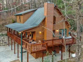 Riverview Hideaway by Mountain Oasis | Dog-Friendly Riverview Cabin in Coosawattee - Image 5