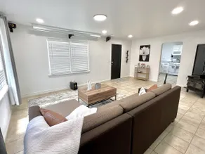 The Oriole: Cozy 2 Bed Home Mins Off Interstate - Image 4