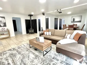 The Oriole: Cozy 2 Bed Home Mins Off Interstate - Image 3