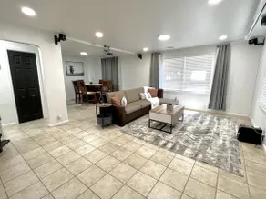 The Oriole: Cozy 2 Bed Home Mins Off Interstate - Image 2