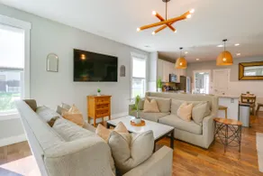 Coastal Home w/ Yard < 1 Mi to Old Town Bluffton! - Image 4