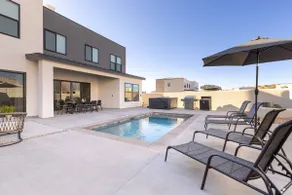 Poolside Retreat for 20 Spa - Image 4