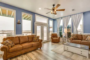 Hot Tub & Sauna: Lakefront Wichita Falls Home! - Image 4