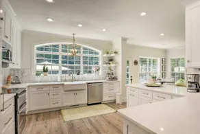 Butterfly Creek Columbus Estate on 3 Acres! - Image 4