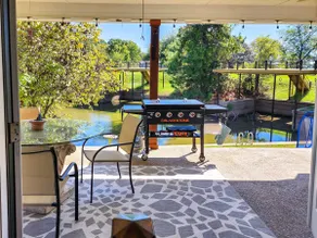 Lakefront Family Home w/ Boat Dock + Slip in Texas - Image 3