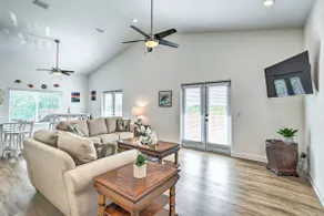 Family-Friendly Tampa Home < 3 Mi to Ocean! - Image 3