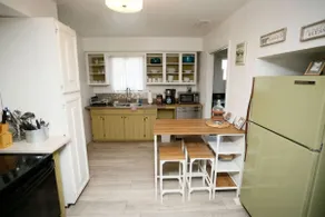 Tranquil Rustic Quiet Family Home - Image 3