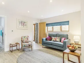 Wisteria Lodge - UKC5804 - Image 3