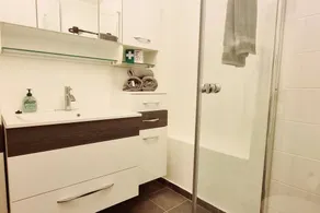 Great apartment in industrial style nearby city centre - Image 4