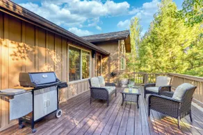Lovely home with pool, hot tub, sauna, balcony, & - Image 4