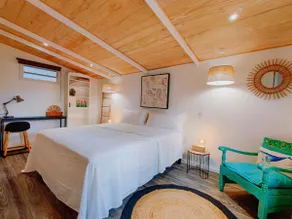 Free Kayaks + King Bed - Fare Mihi Noa - Image 2