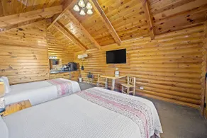 Bryce Canyon Log Cabins - Image 2