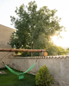 House with pool and barbecue, ideal for families. - Image 2