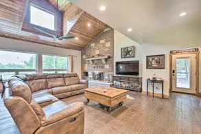 Massive Peck Home w/ Woods & Creek to Explore - Image 2
