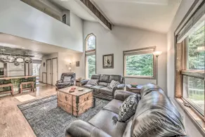 Cozy Cloudcroft Townhome ~ 1 Mi to Burro Ave! - Image 5