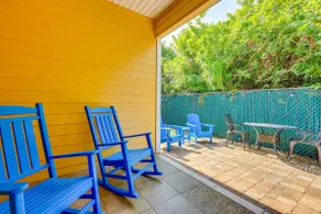 St Augustine 'Island Cottage' - Walk to Beach - Image 3