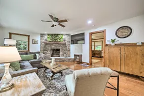 Fun Pet-Friendly Highlands Retreat w/ Fenced Yard! - Image 4