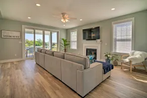 Gorgeous Newly Built Home: Golf Course View! - Image 4