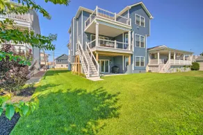 Gorgeous Newly Built Home: Golf Course View! - Image 3