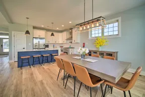 Gorgeous Newly Built Home: Golf Course View! - Image 2