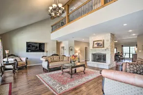 Luxury San Antonio Retreat: 110-Acre Private Ranch - Image 2