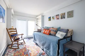 Big bright 4 br 2 ba house in town walk to Main St - Image 4
