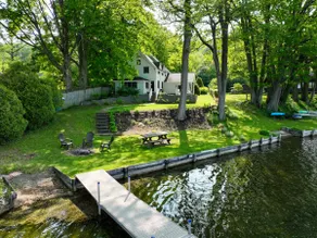 4 BR/2.5 BA Lake House | Pets OK | Fire Pit | Dock - Image 2