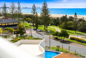 Kirra Beach- Modern 2bed 2 Bath Unit in Kirra - Image 5