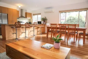 SHINE BRIGHT - Spacious family friendly group living in Bright - Image 3