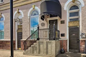 Vintage Apartment in Historic Downtown La Porte - Image 3