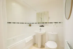 Lovely 1 bed Station flat - Central With Sofa Bed - Image 4