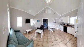 Cottage 13 at D&R Pelican Bay Resort - Image 3