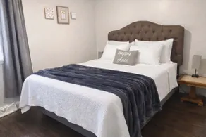 Spacious 3BR Retreat | Sleeps 6 | Near Downtown - Image 4