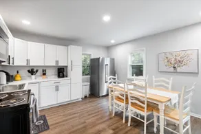Village of Fairport - 2 BDRM w/Onsite Parking - Image 2