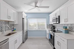 Palm Retreat - 3BR Cottage at the Palmview Inn of Sanibel Island with Bikes - Image 2
