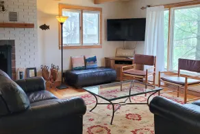 Spacious lake access home with a washer & dryer, c - Image 4